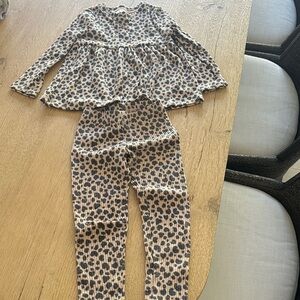 Cat & Jack Kids Set in Black and Tan